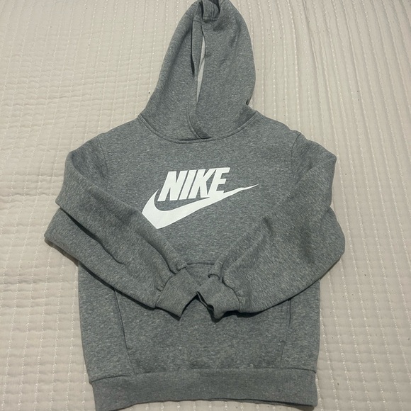 Youth medium Nike Hoodie - Picture 1 of 3